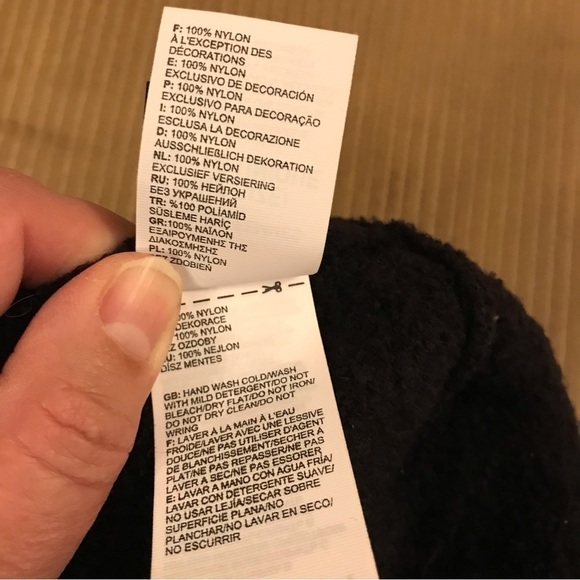 The North Face women’s winter hat. Black in colour. NWOT. - Picture 7 of 7